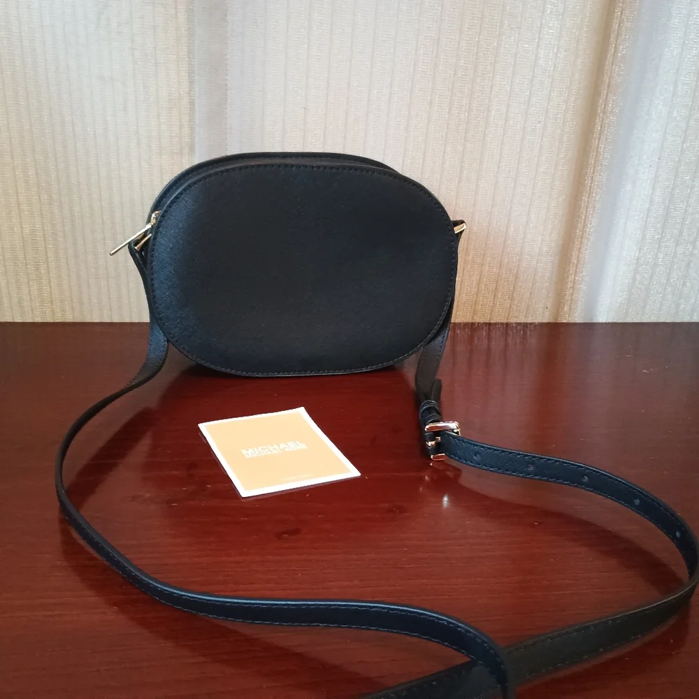 Michael Kors Jet Set Travel Medium Crossbody